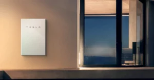 Tesla ආයතනයේ යාවත්කාලීන කරන ලද Powerwall 2.0 බැටරි pack එක